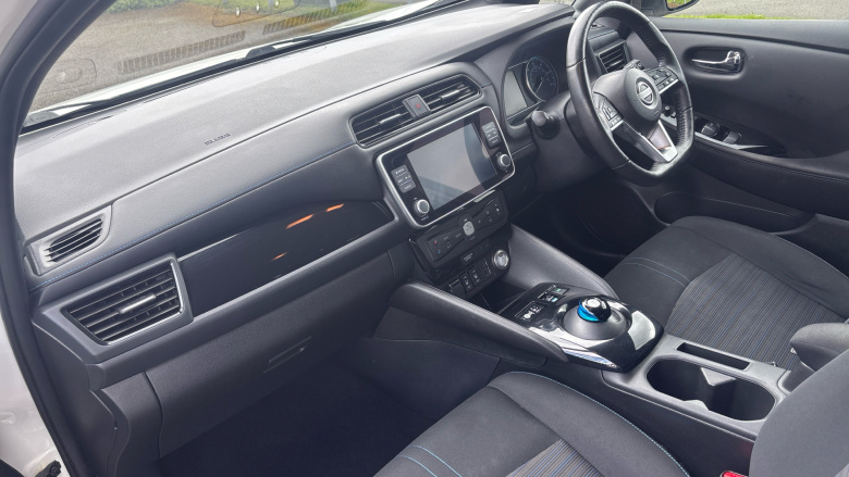 Nissan LEAF 110kW N-Connecta 39kWh 5dr Auto Electric Hatchback